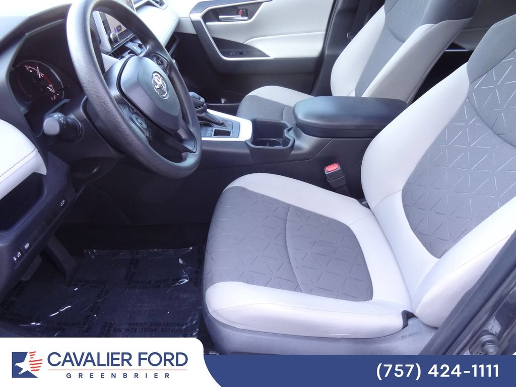 Used 2025 Toyota RAV4 XLE w/ Convenience Package AWD/4WD image 6