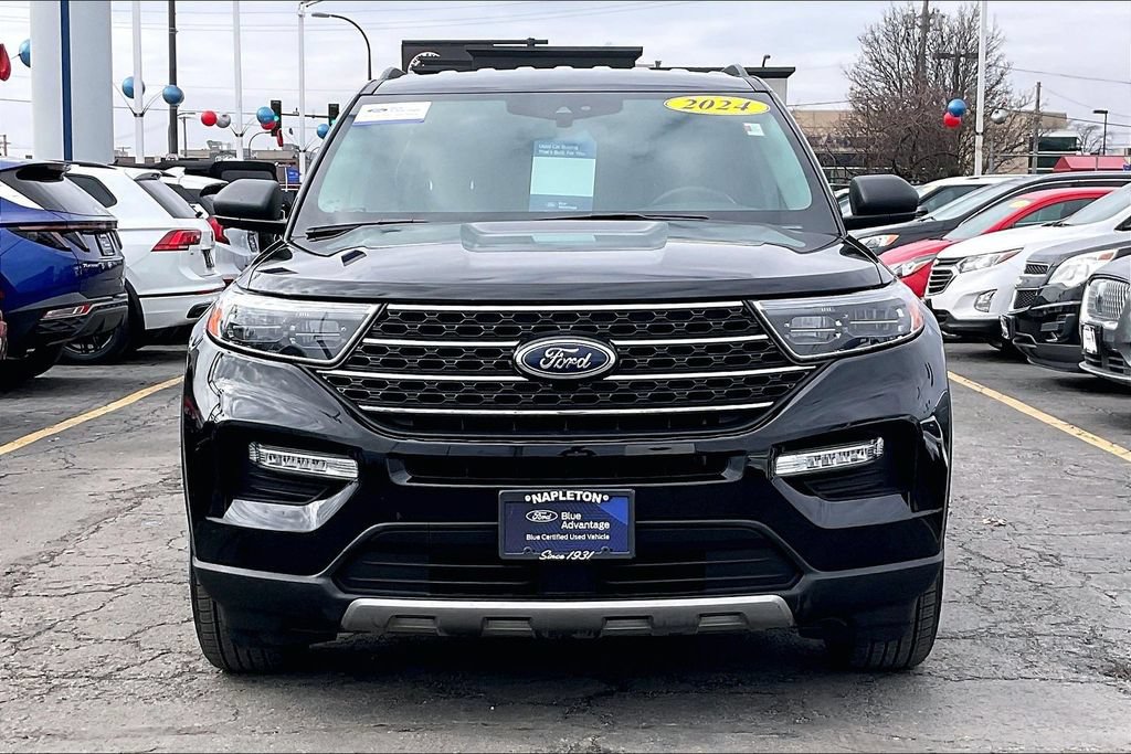 Certified 2024 Ford Explorer XLT w/ Equipment Group 202A AWD/4WD image 2