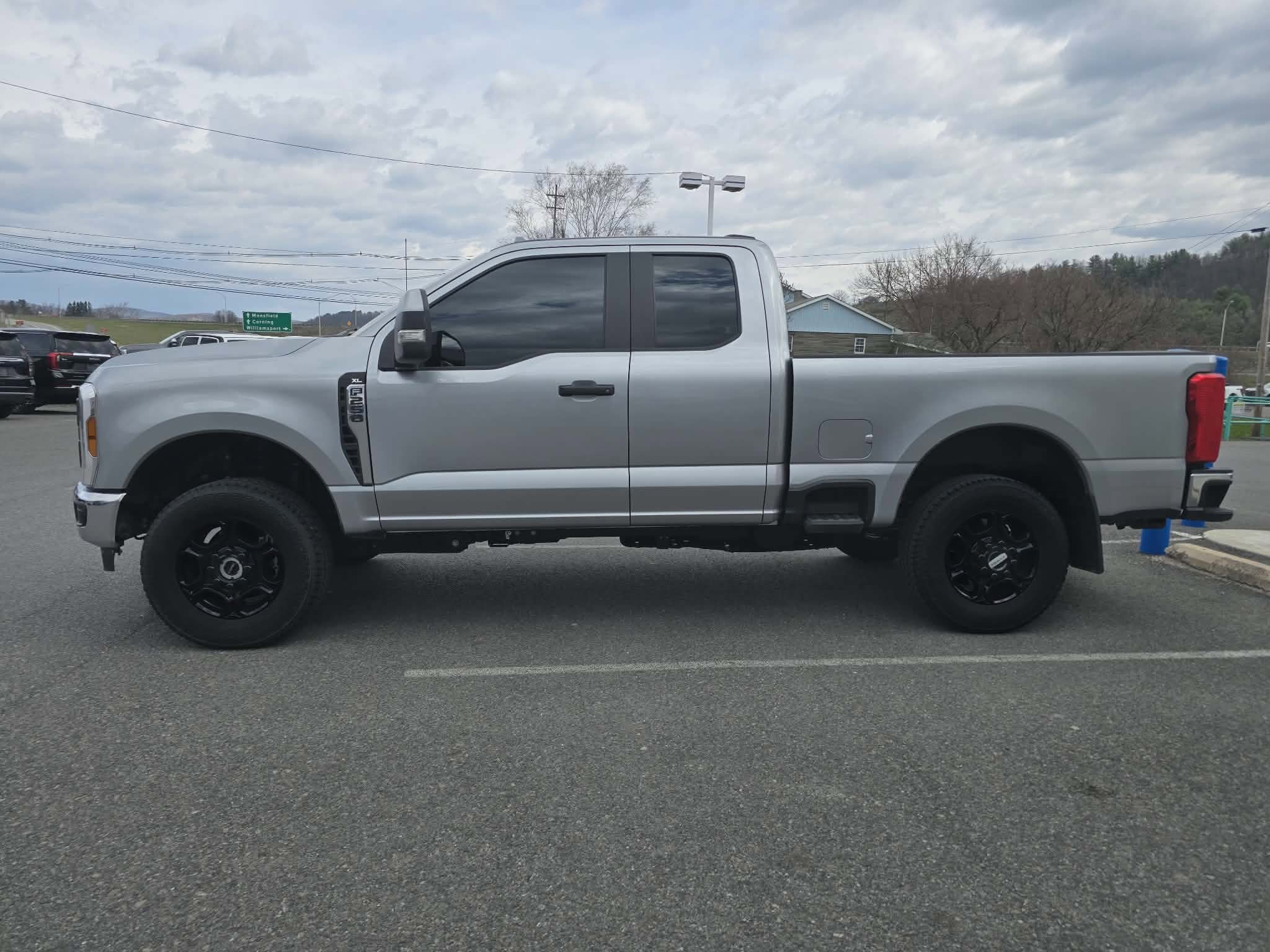 Certified 2024 Ford F250 XL w/ XL Off-Road Package AWD/4WD image 6