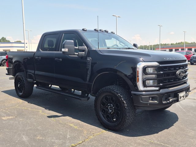 Certified 2024 Ford F250 Lariat w/ Lariat Ultimate Package AWD/4WD image 2