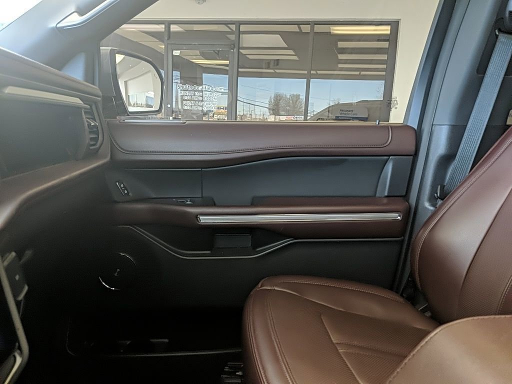 Certified 2023 Ford Expedition Limited image 27