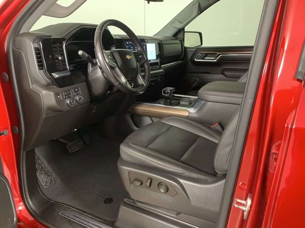 Used 2023 Chevrolet Silverado 1500 LT AWD/4WD image 29