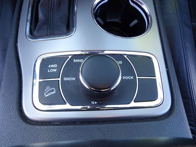 Used 2022 Jeep Grand Cherokee Laredo X image 24