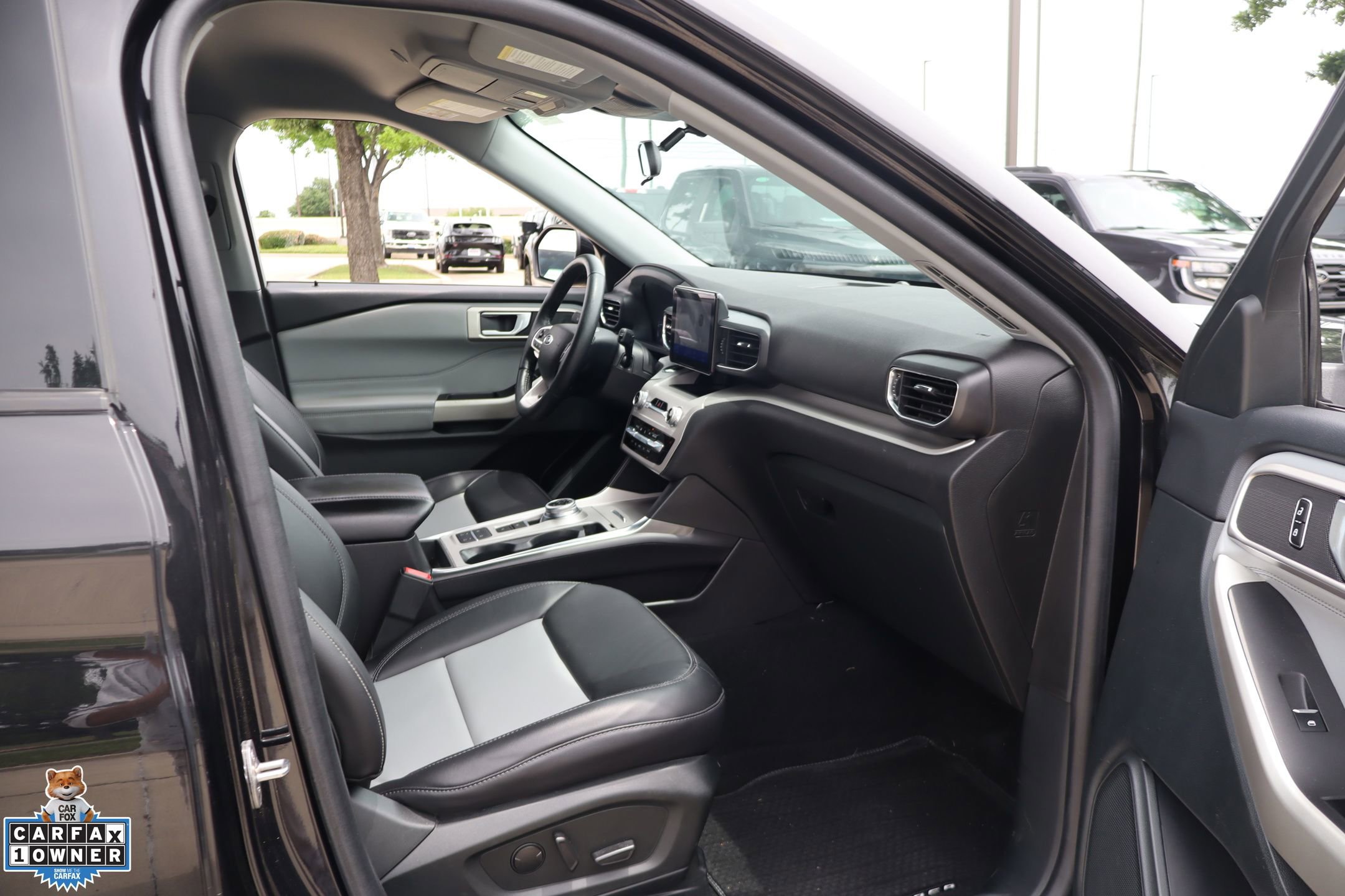 Certified 2023 Ford Explorer XLT w/ Equipment Group 202A RWD image 30