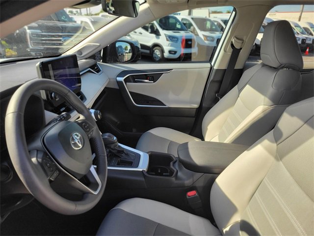 Used 2024 Toyota RAV4 Limited image 18