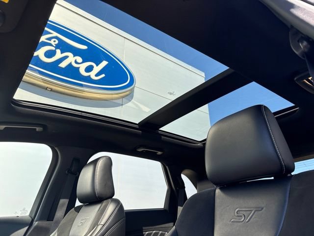 Certified 2022 Ford Edge ST w/ Equipment Group 401A AWD/4WD image 26
