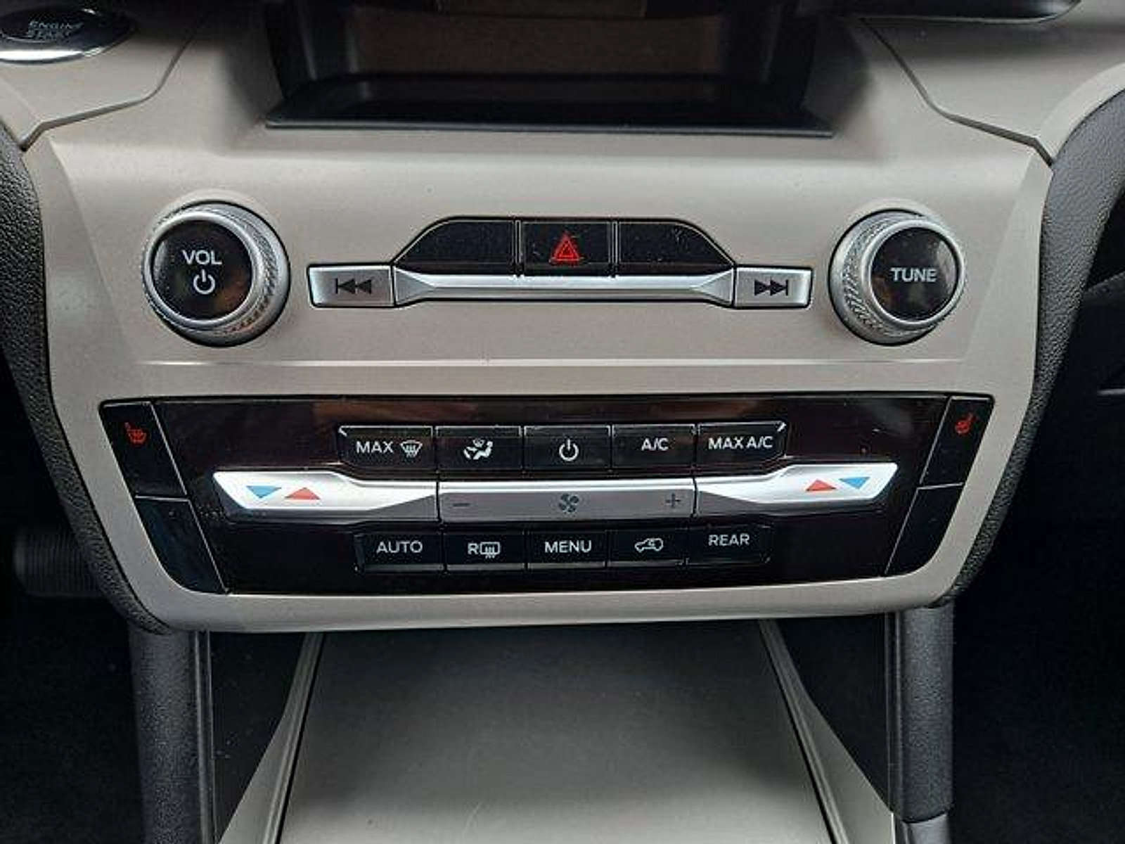 Certified 2023 Ford Explorer XLT AWD/4WD image 20