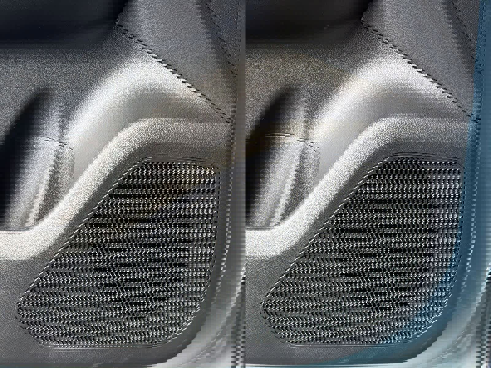 Used 2025 Hyundai Santa Cruz SEL image 32