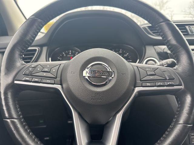 Used 2017 Nissan Rogue Sport SV w/ SV All-Weather Package AWD/4WD image 21