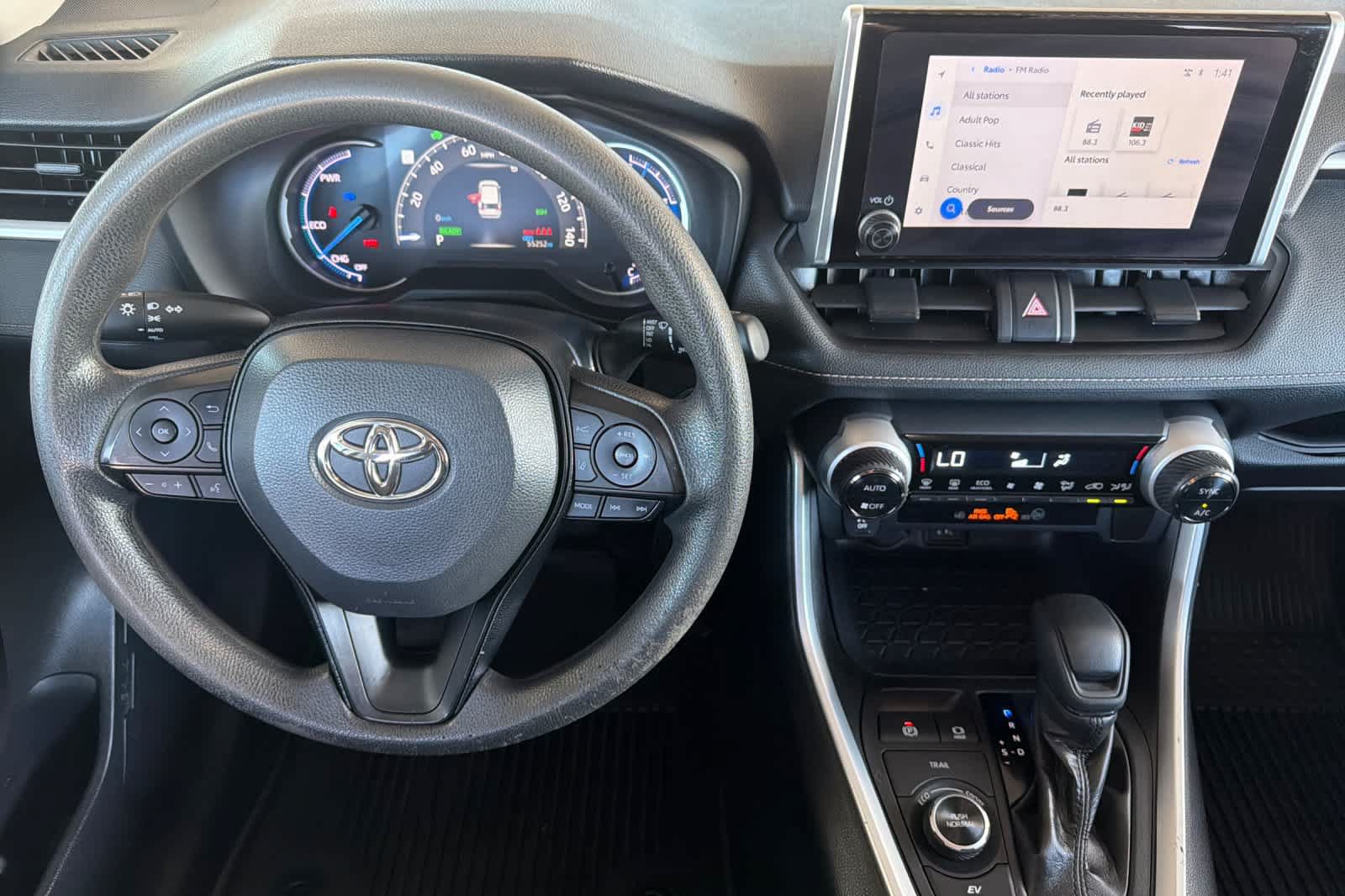 Used 2024 Toyota RAV4 XLE AWD/4WD image 14
