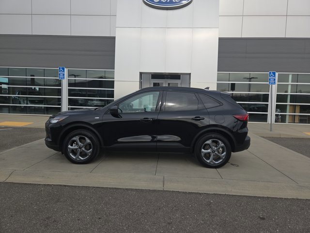 Certified 2025 Ford Escape ST-Line AWD/4WD image 2