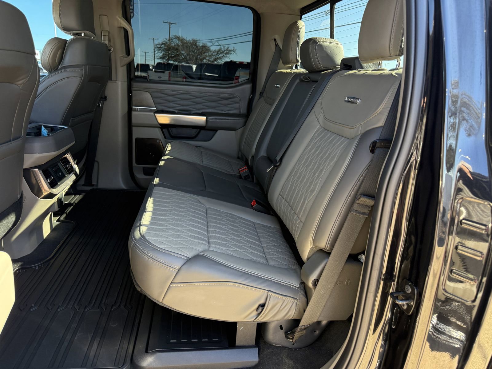 Certified 2025 Ford F350 Platinum w/ Platinum Plus Package image 29