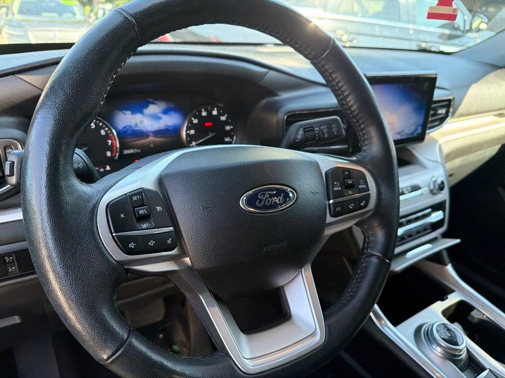 Certified 2023 Ford Explorer XLT w/ Equipment Group 202A AWD/4WD image 10