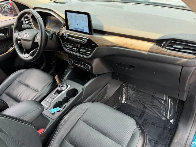 Certified 2020 Ford Escape Titanium w/ Titanium Premium Package 2.0 AWD/4WD image 30