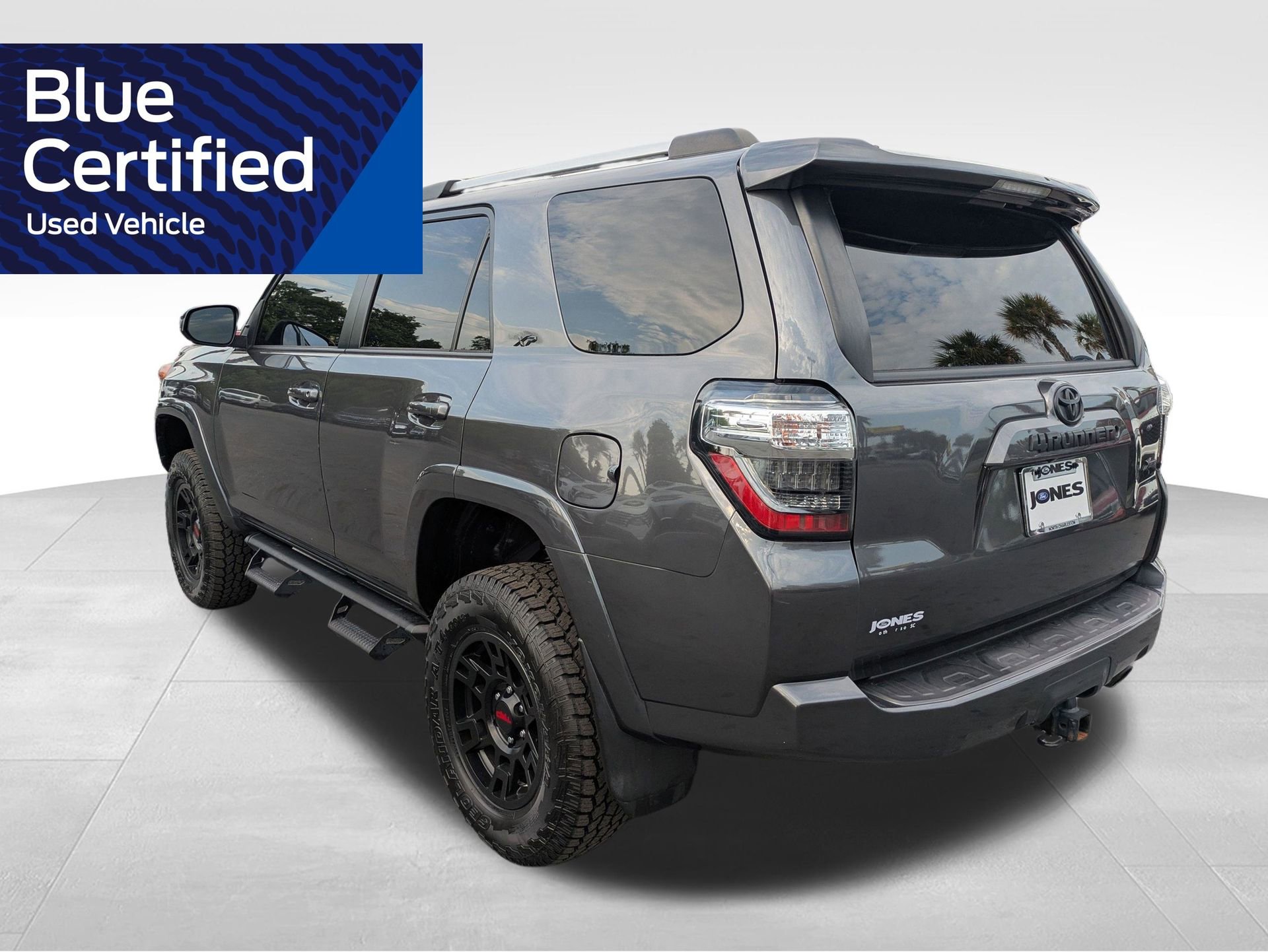 Used 2020 Toyota 4Runner SR5 AWD/4WD image 8