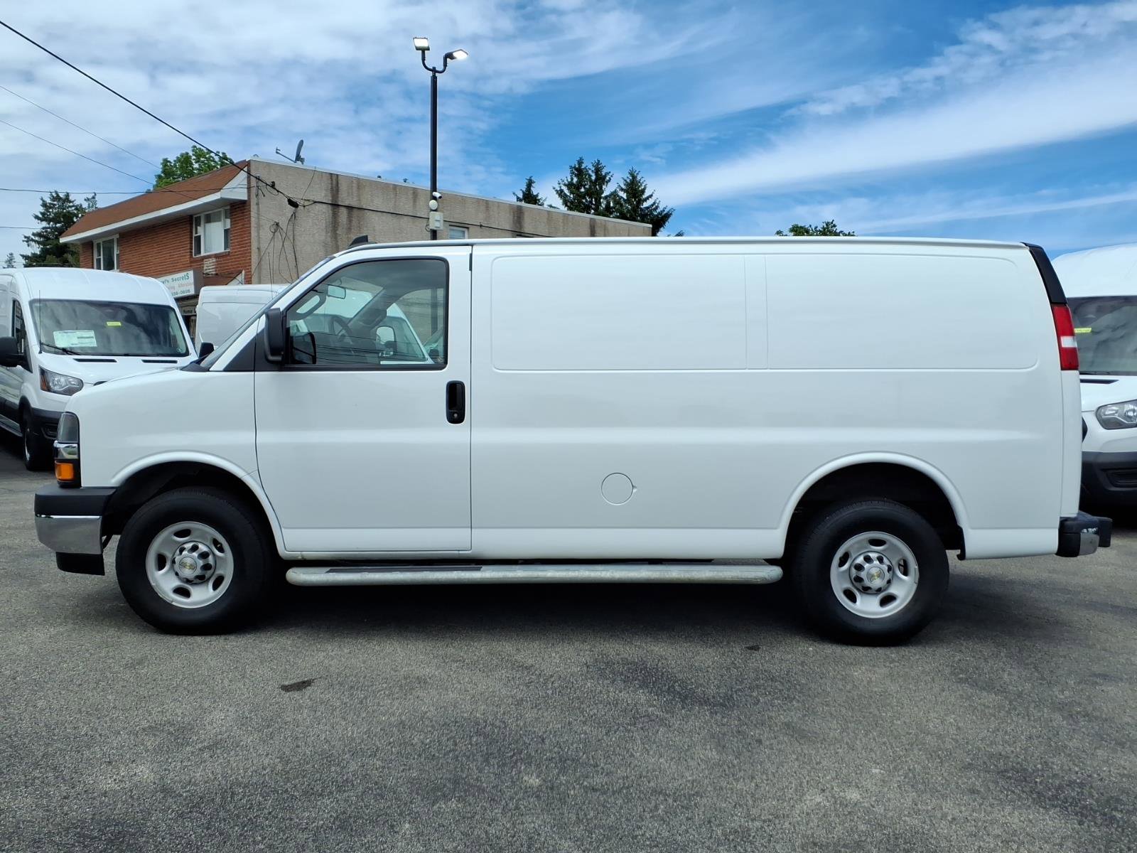 Used 2024 Chevrolet Express 2500 w/ Driver Convenience Package RWD image 6