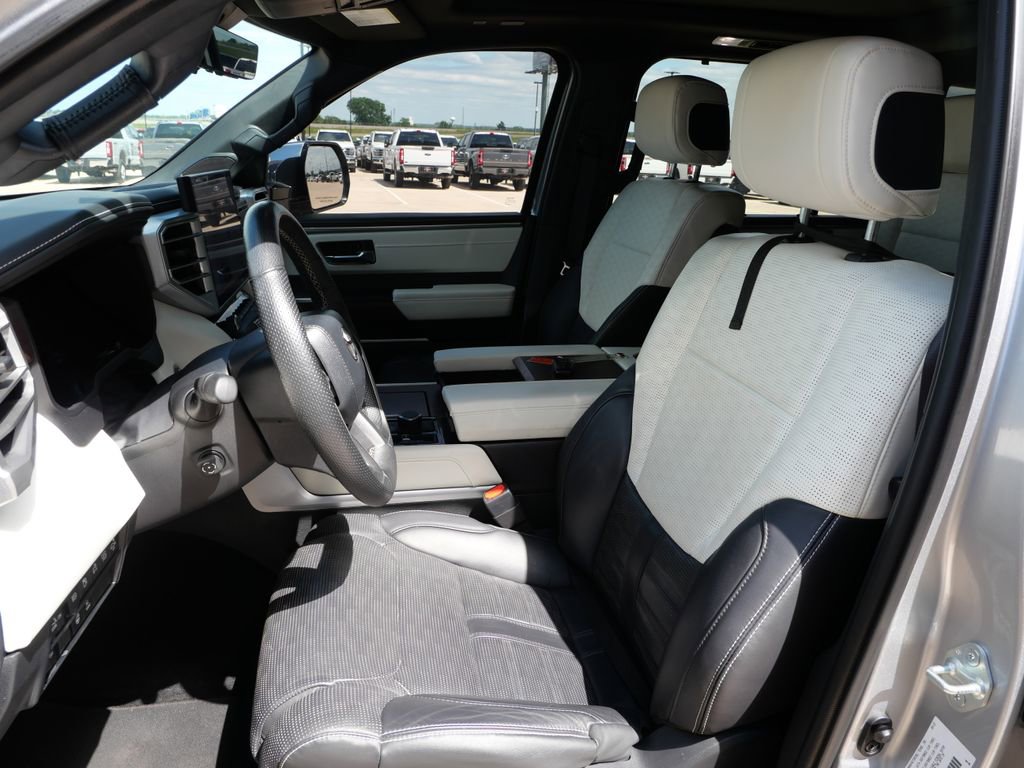 Used 2024 Toyota Sequoia Capstone AWD/4WD image 21