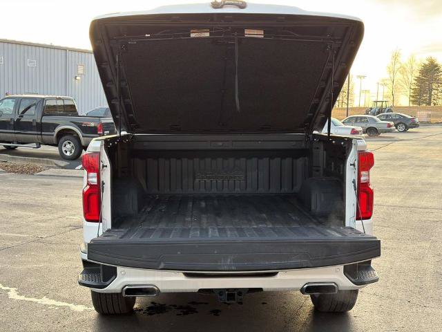 Used 2022 Chevrolet Silverado 1500 High Country w/ High Country Premium Package AWD/4WD image 18