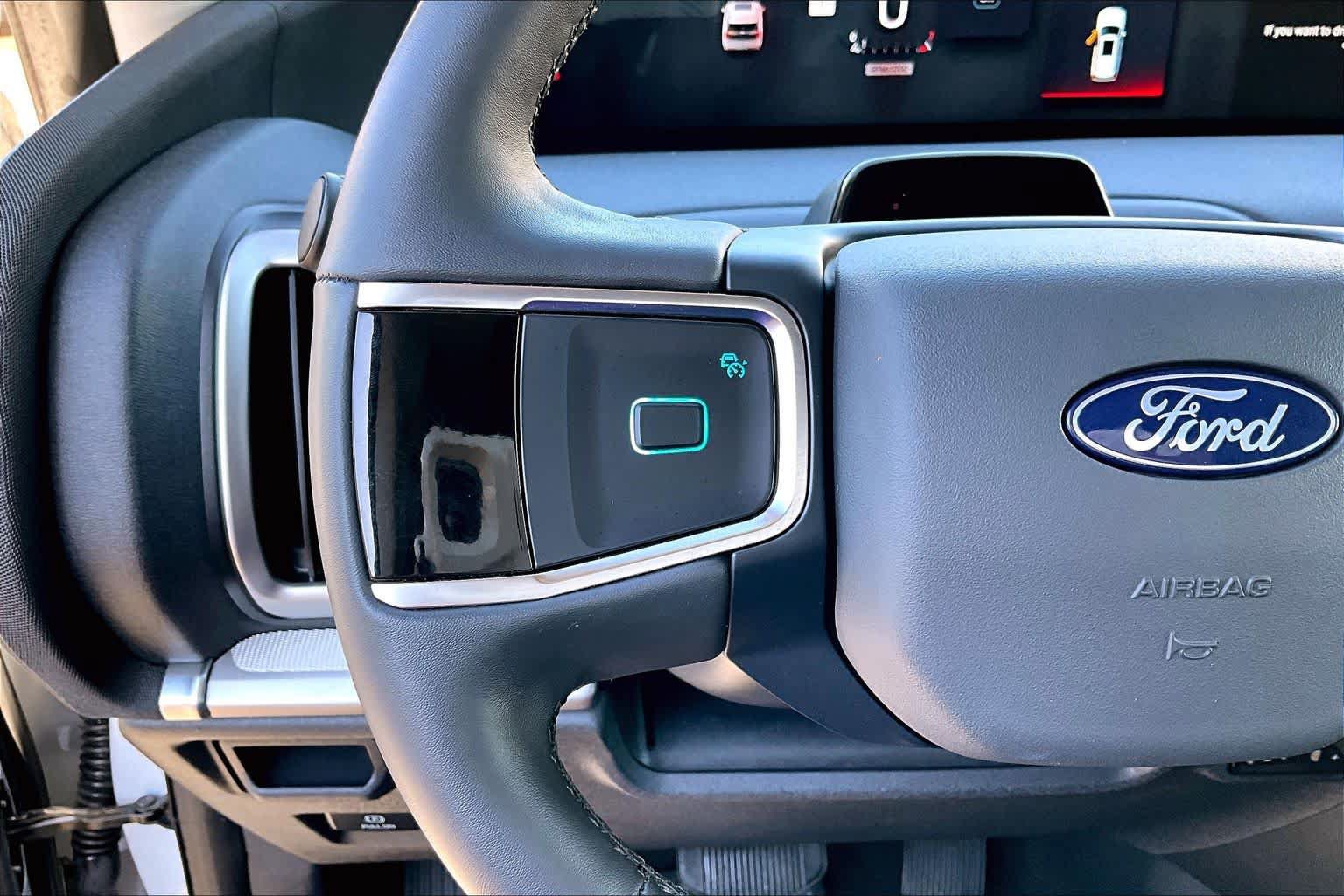 Certified 2025 Ford Expedition Active RWD image 24