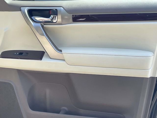 Used 2017 Lexus GX 460 Premium w/ Premium Package AWD/4WD image 27