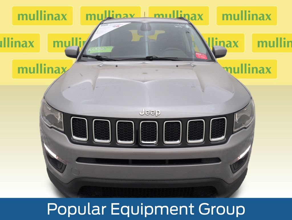 Used 2018 Jeep Compass Latitude w/ Popular Equipment Group FWD image 14
