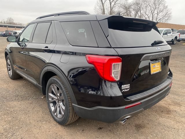 Certified 2022 Ford Explorer XLT w/ Equipment Group 202A AWD/4WD image 5