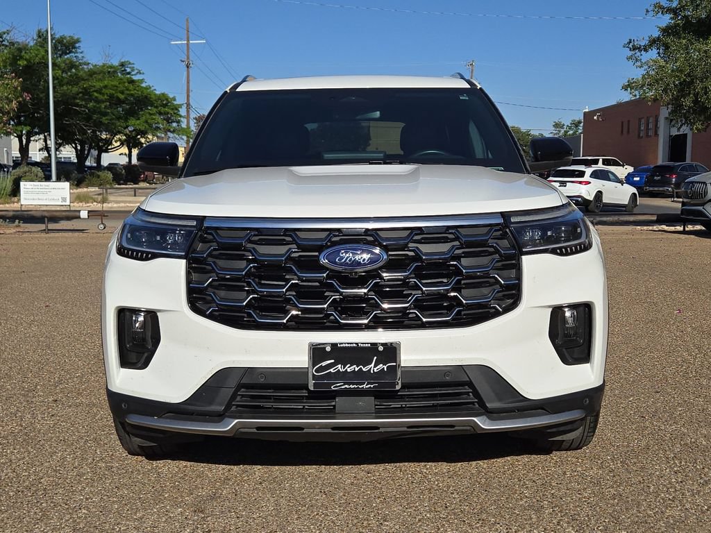 Certified 2025 Ford Explorer Platinum RWD image 10