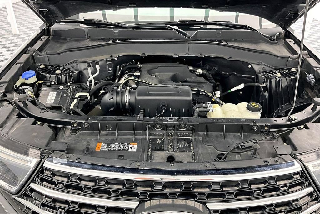 Certified 2020 Ford Explorer XLT w/ Equipment Group 202A AWD/4WD image 10
