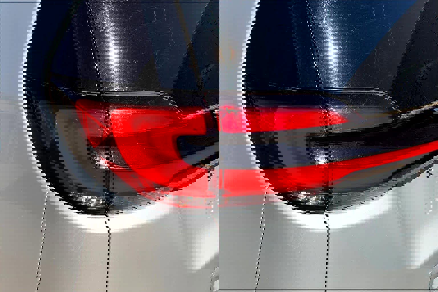 Used 2024 Chrysler Pacifica Touring-L image 29