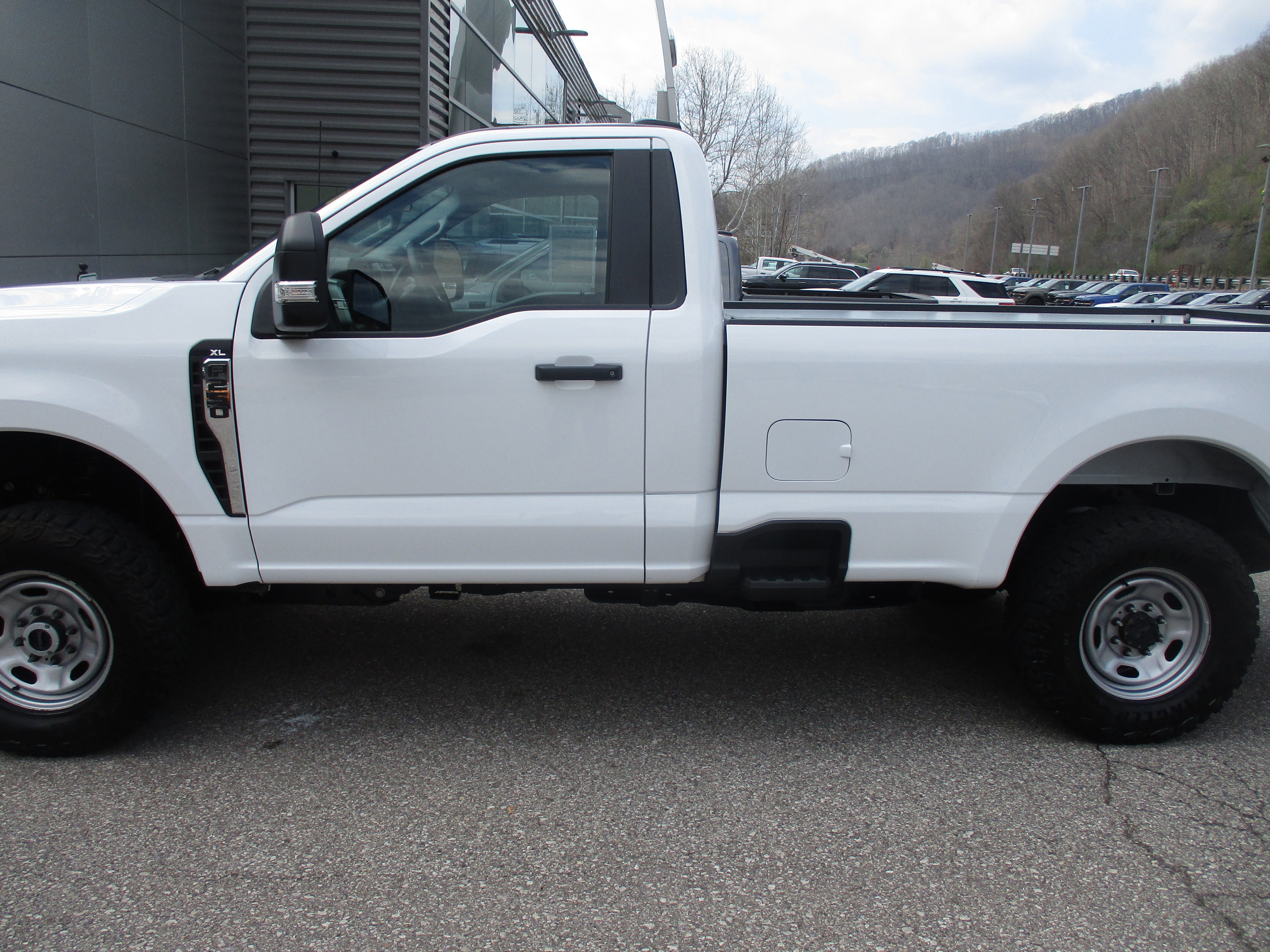 Certified 2025 Ford F250 XL w/ XL Off-Road Package AWD/4WD image 7