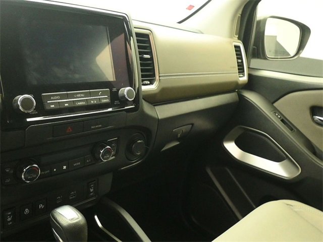 Used 2022 Nissan Frontier SV image 14