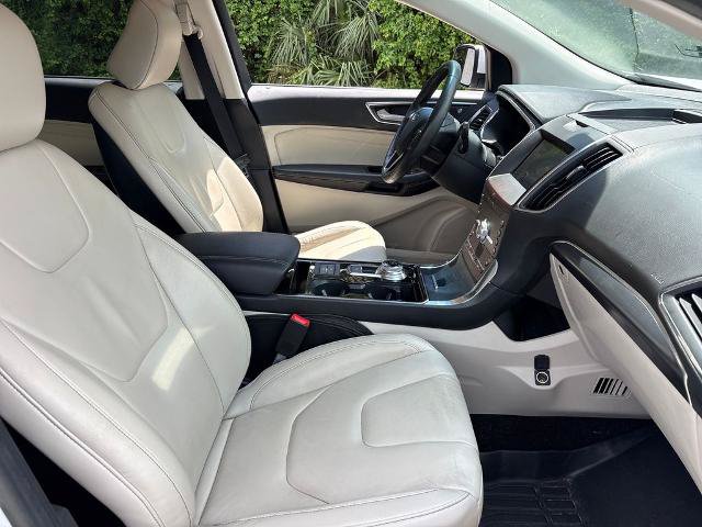 Certified 2020 Ford Edge Titanium FWD image 28