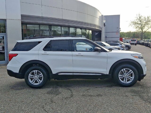 Certified 2023 Ford Explorer XLT w/ Equipment Group 202A AWD/4WD image 6
