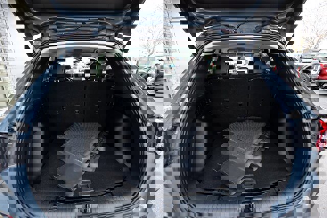 Certified 2025 Ford Escape Platinum w/ Premium Technology Package image 5