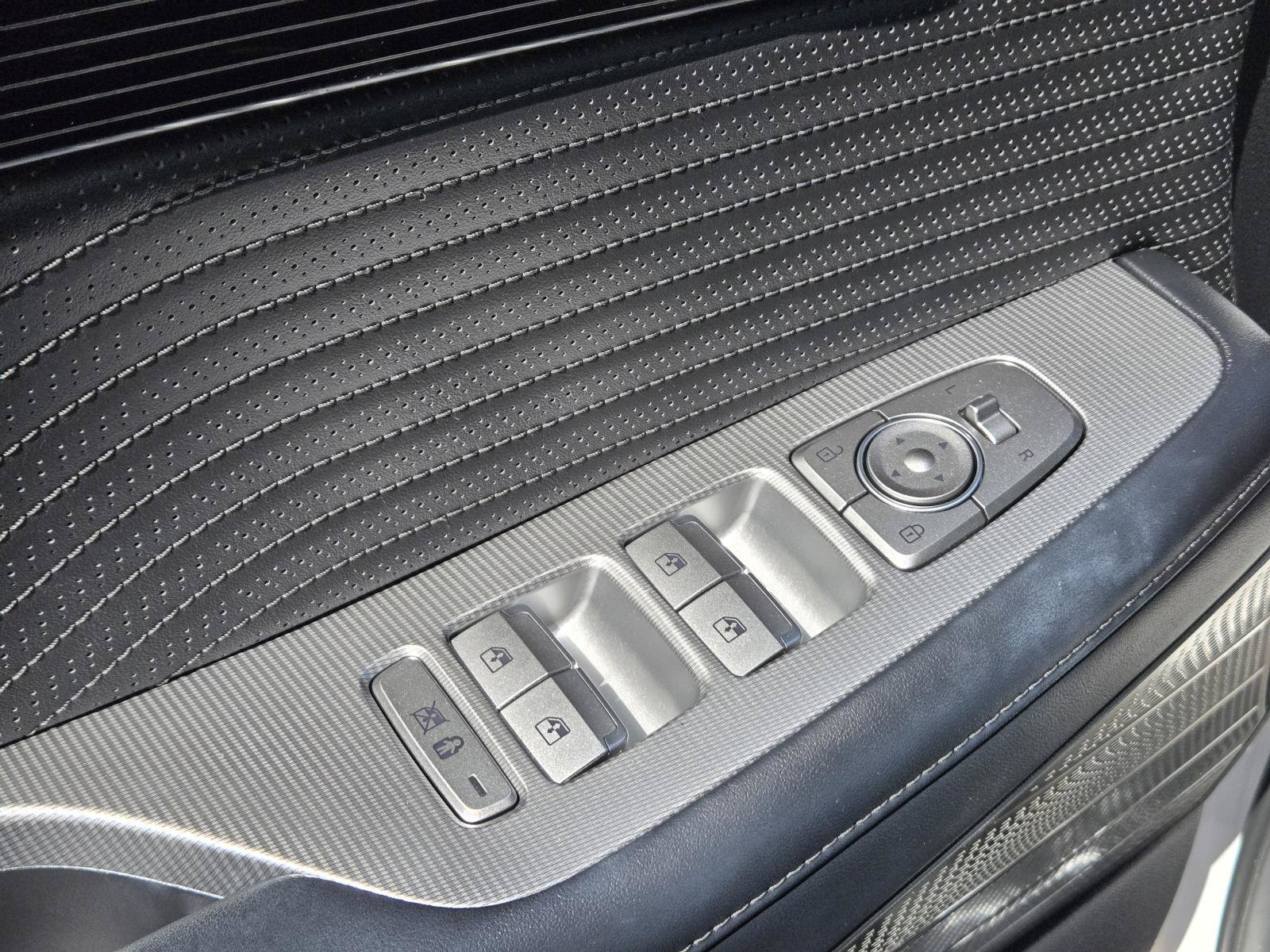 Used 2025 Hyundai Palisade Calligraphy FWD image 15