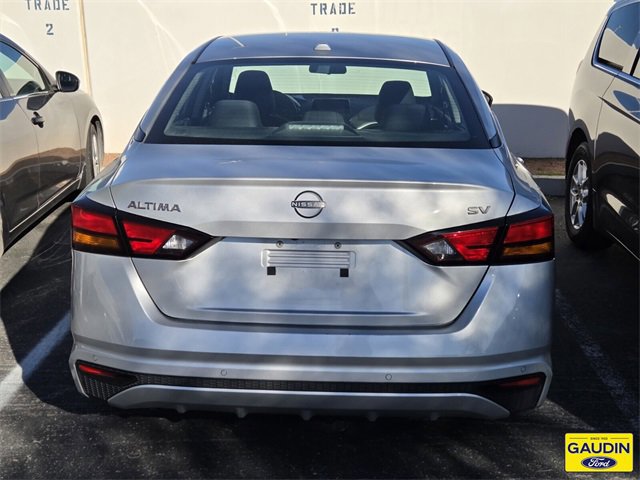 Used 2024 Nissan Altima 2.5 SV image 2