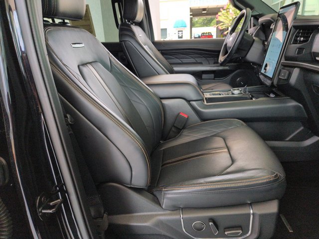 Certified 2023 Ford Expedition Platinum RWD image 36