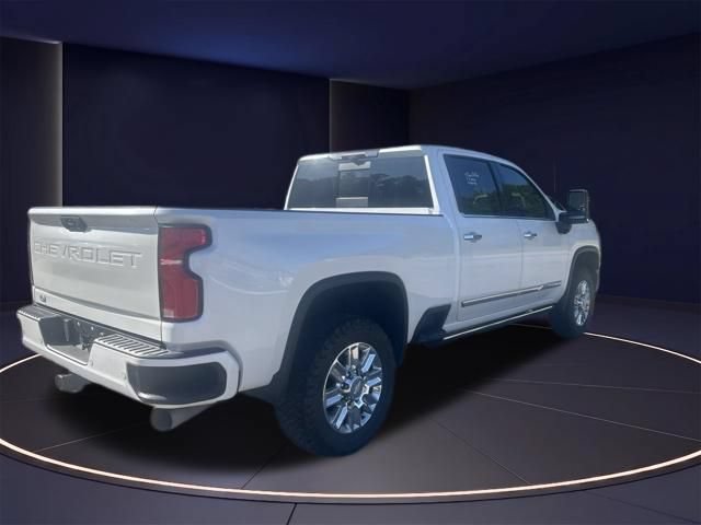 Used 2024 Chevrolet Silverado 2500 High Country w/ High Country Premium Package AWD/4WD image 3