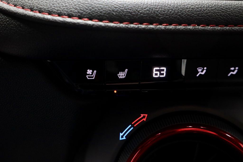 Used 2021 Chevrolet Blazer RS w/ Enhanced Convenience Package image 4