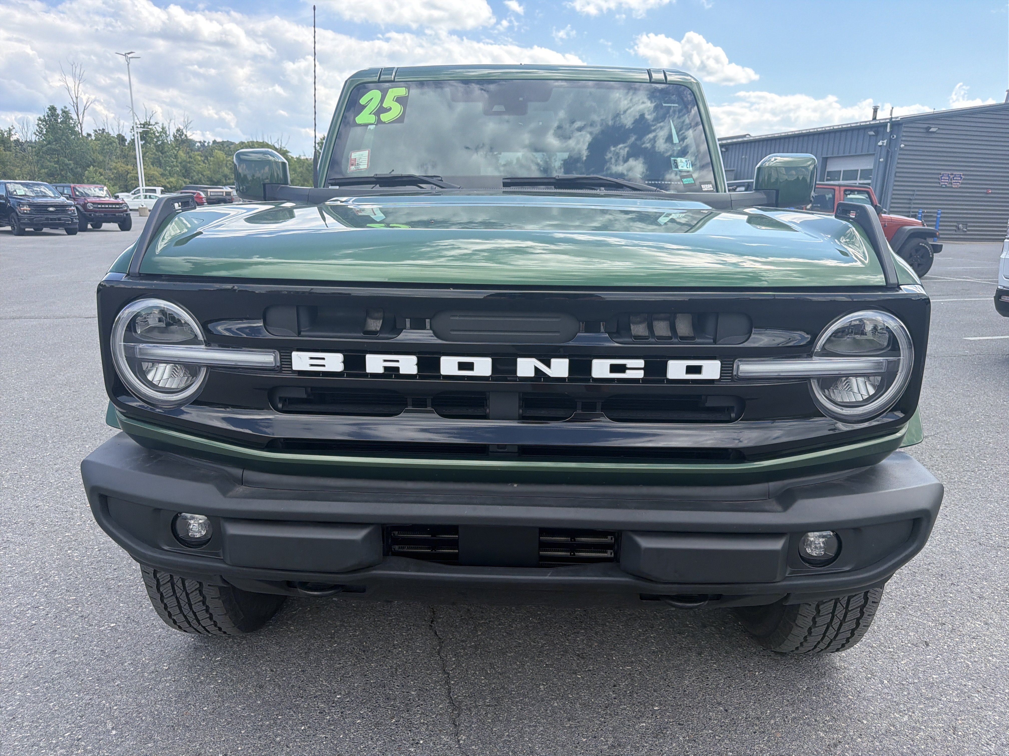 Certified 2025 Ford Bronco Outer Banks AWD/4WD image 9