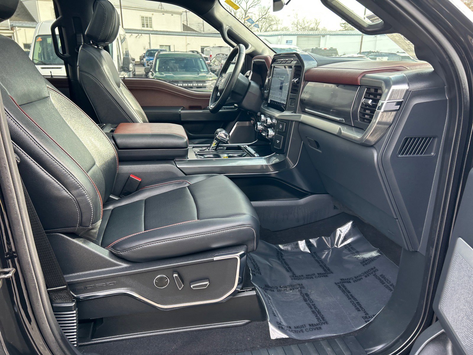 Certified 2023 Ford F150 Lariat w/ Equipment Group 502A High image 17