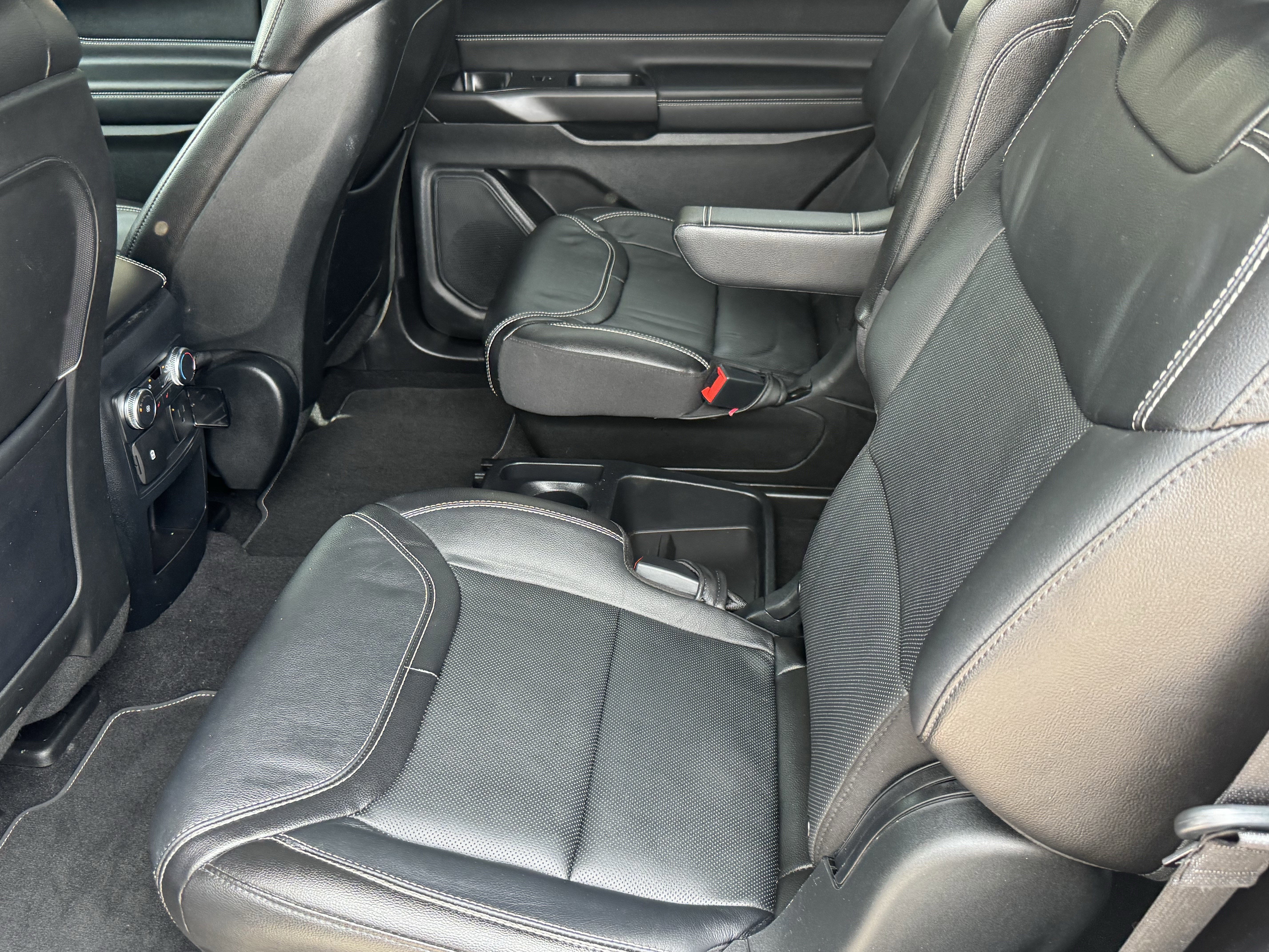 Certified 2020 Ford Explorer ST w/ Premium Technology Package image 11