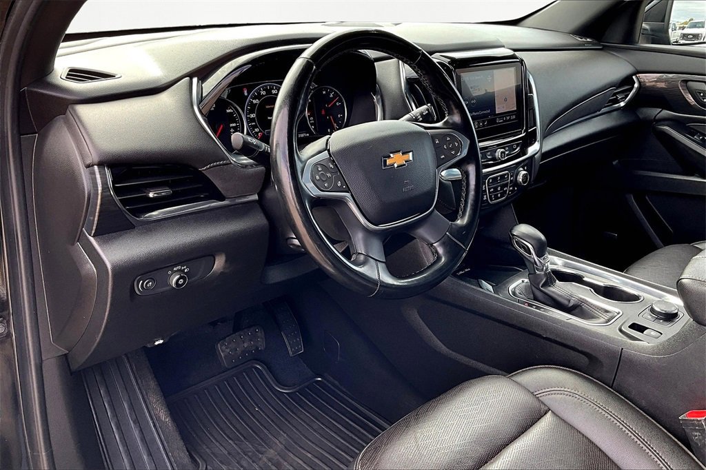 Used 2023 Chevrolet Traverse High Country image 14