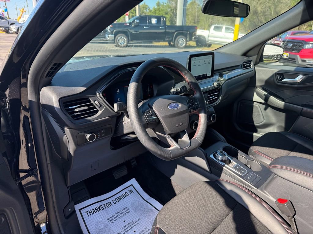 Certified 2025 Ford Escape ST-Line AWD/4WD image 31