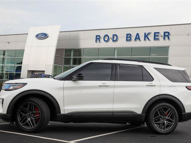 Certified 2025 Ford Explorer ST AWD/4WD image 6