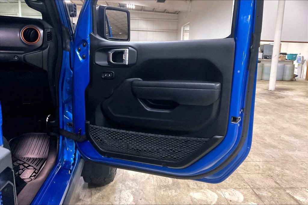 Used 2022 Jeep Gladiator Mojave w/ Cold Weather Group AWD/4WD image 22