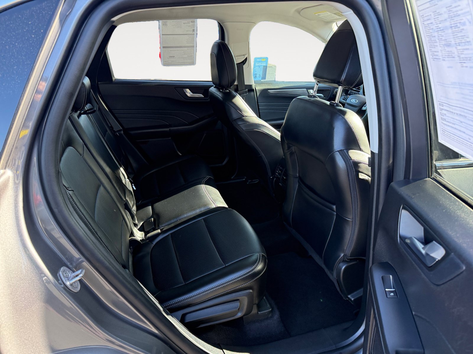 Certified 2022 Ford Escape Titanium AWD/4WD image 18