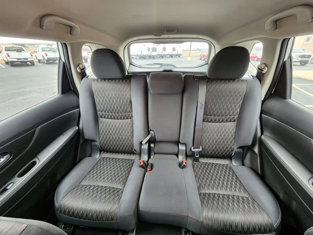 Used 2018 Nissan Rogue S image 11