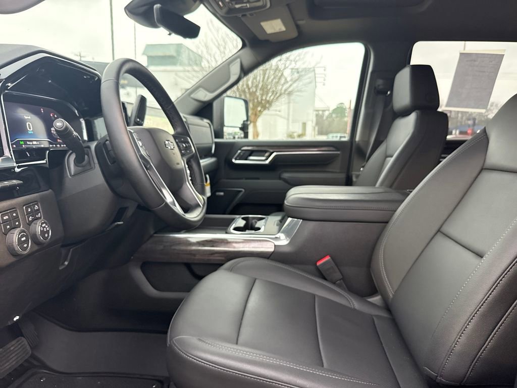 Used 2025 Chevrolet Silverado 2500 LTZ w/ LTZ Plus Package image 14