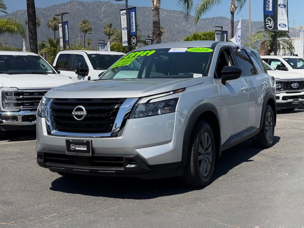 Used 2024 Nissan Pathfinder S FWD image 4
